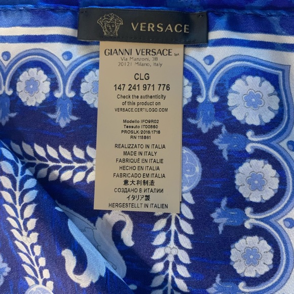 Brand new Versace Foulard in blues.